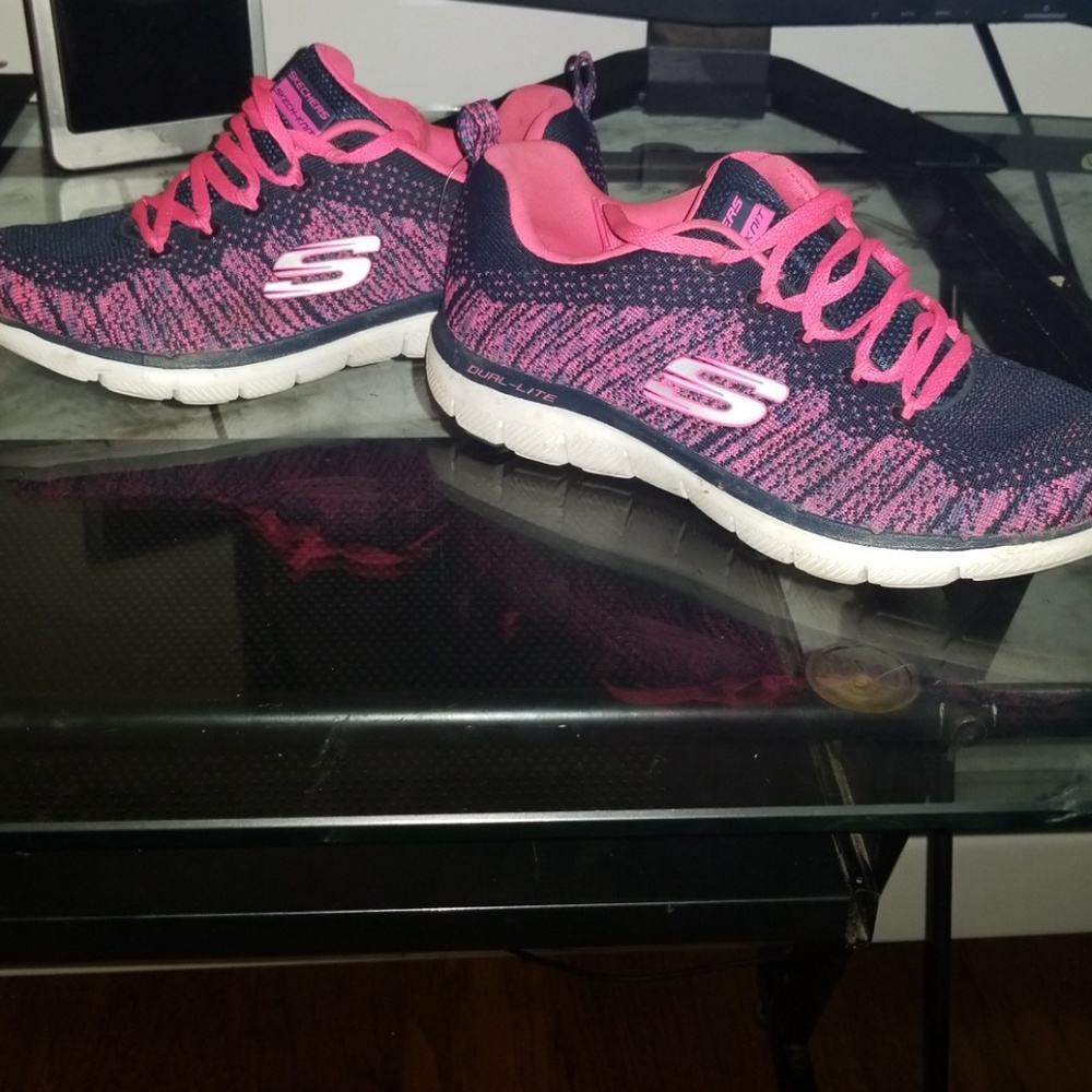 Skechers
